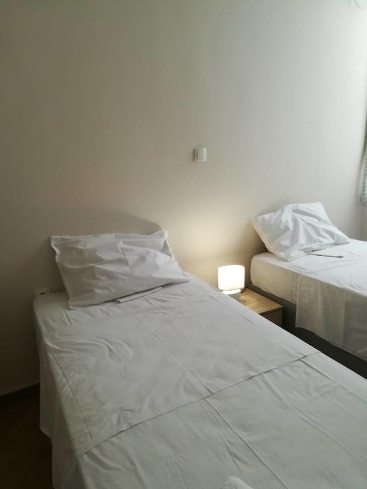 אתונה Kaniggos- 3 Bedrooms Apartment מראה חיצוני תמונה