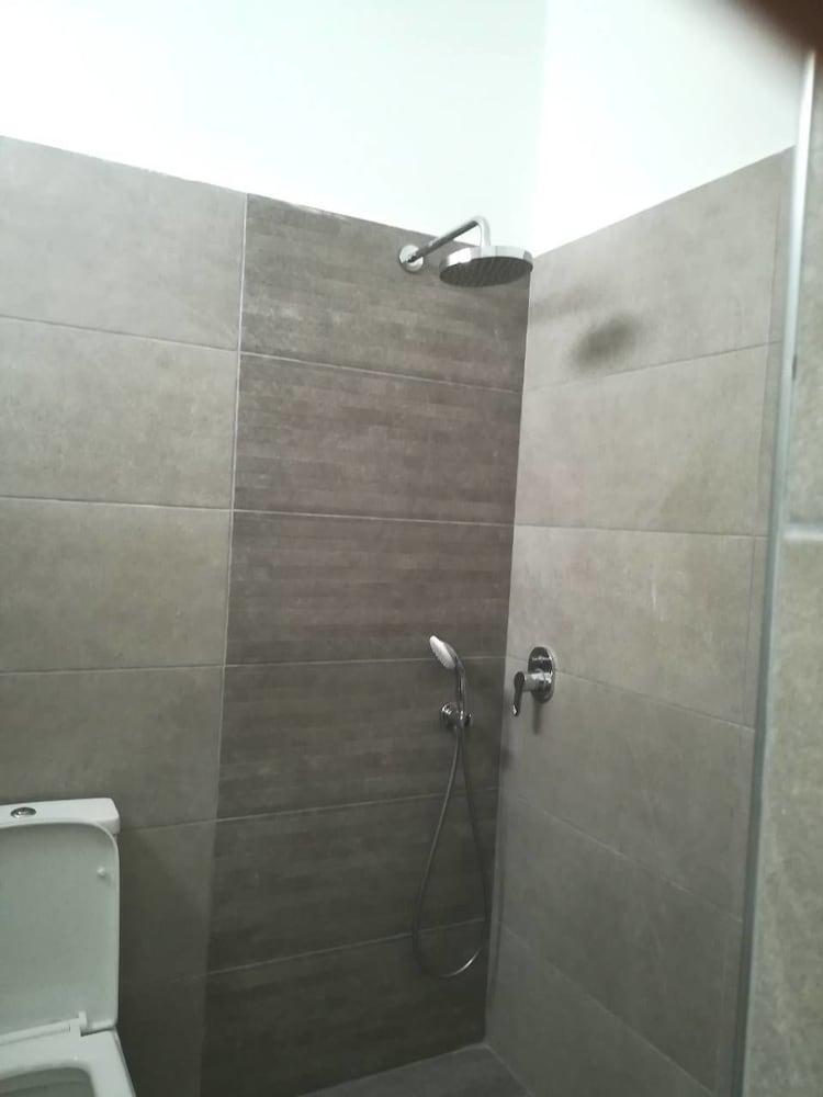 אתונה Kaniggos- 3 Bedrooms Apartment מראה חיצוני תמונה